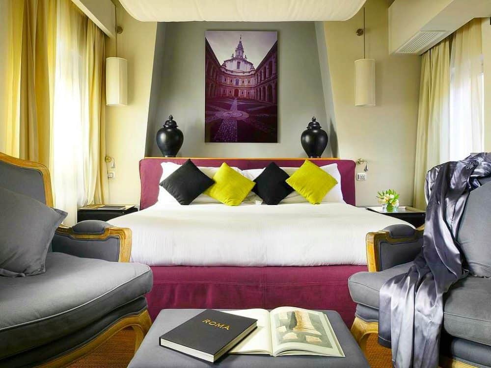 A bedroom View in Mario De Fiori 37 hotel 