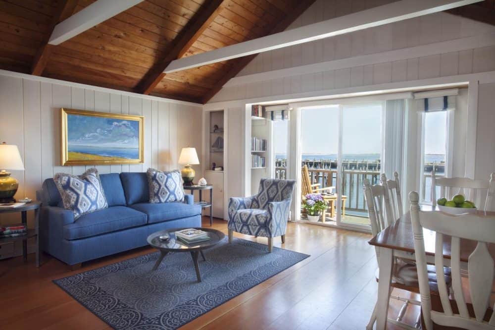 Dog friendly waterfront hotel in Cape Cod