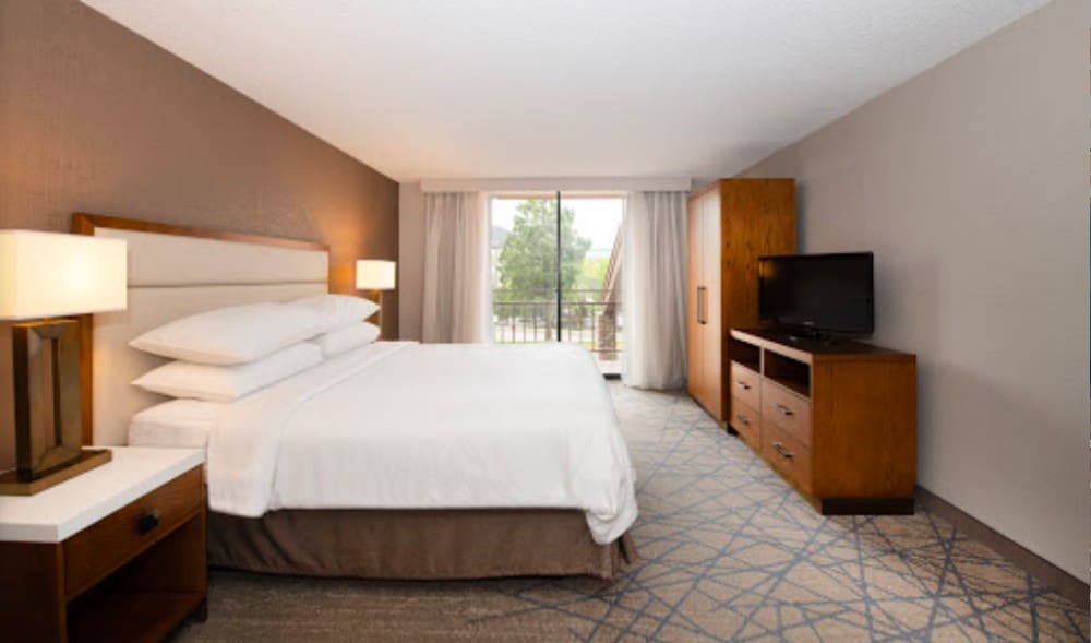 all-suite pooch-welcoming hotel Colorado Springs