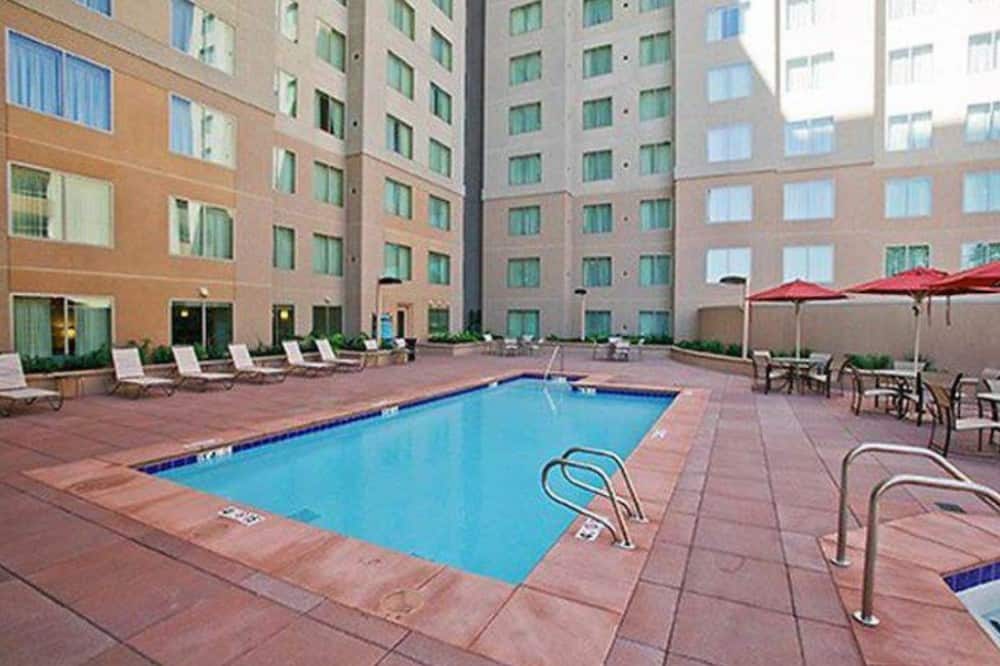 Residence Inn Sacramento Downtown Swimming pool