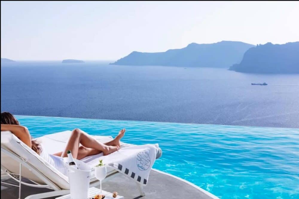 Sexy hotel in Santorini