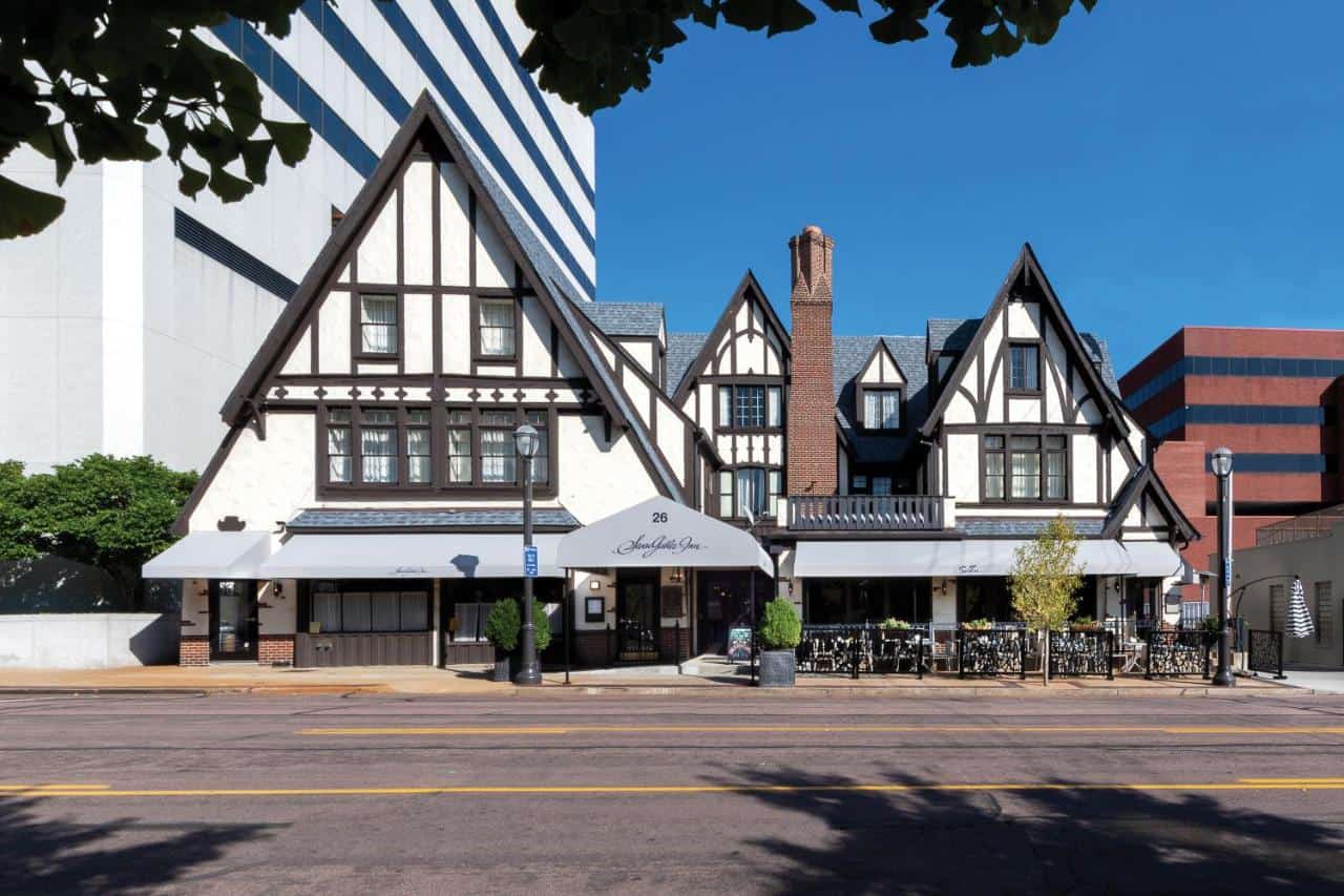 Seven Gables Inn, St Louis West, a Tribute Portfolio Hotel - a cozy and charming hotel