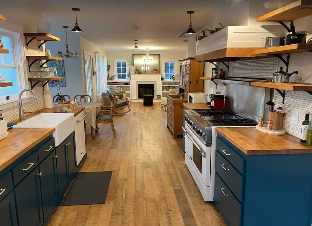Gorgeous Vintage Home near Portland Airport and Columbia River Gorge VRBO