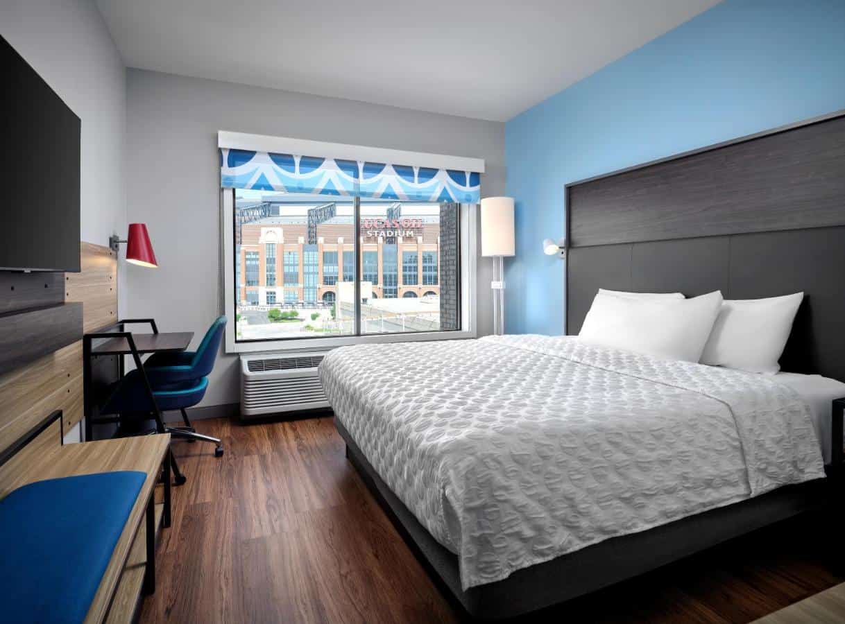 Tru By Hilton Indianapolis Downtown, In - a casual, vibrant and cool hotel2