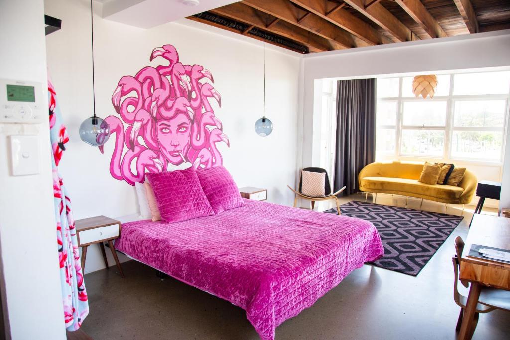 The Pink Hotel Coolangatta - Australia1