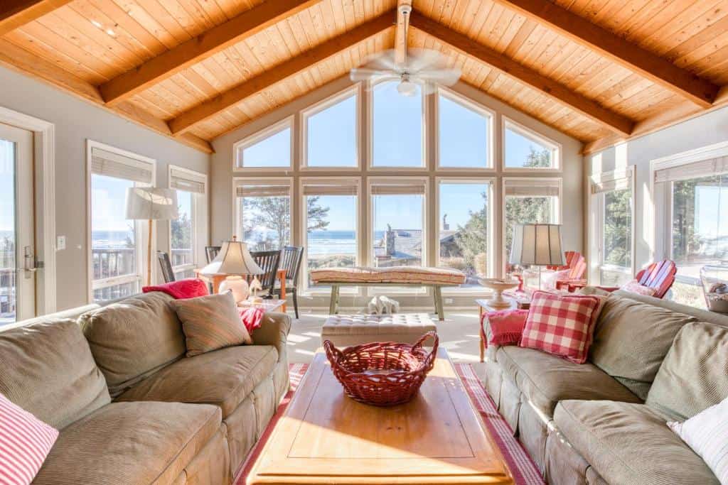 Chapman Point Beach home - a bright, kitsch, and holiday home