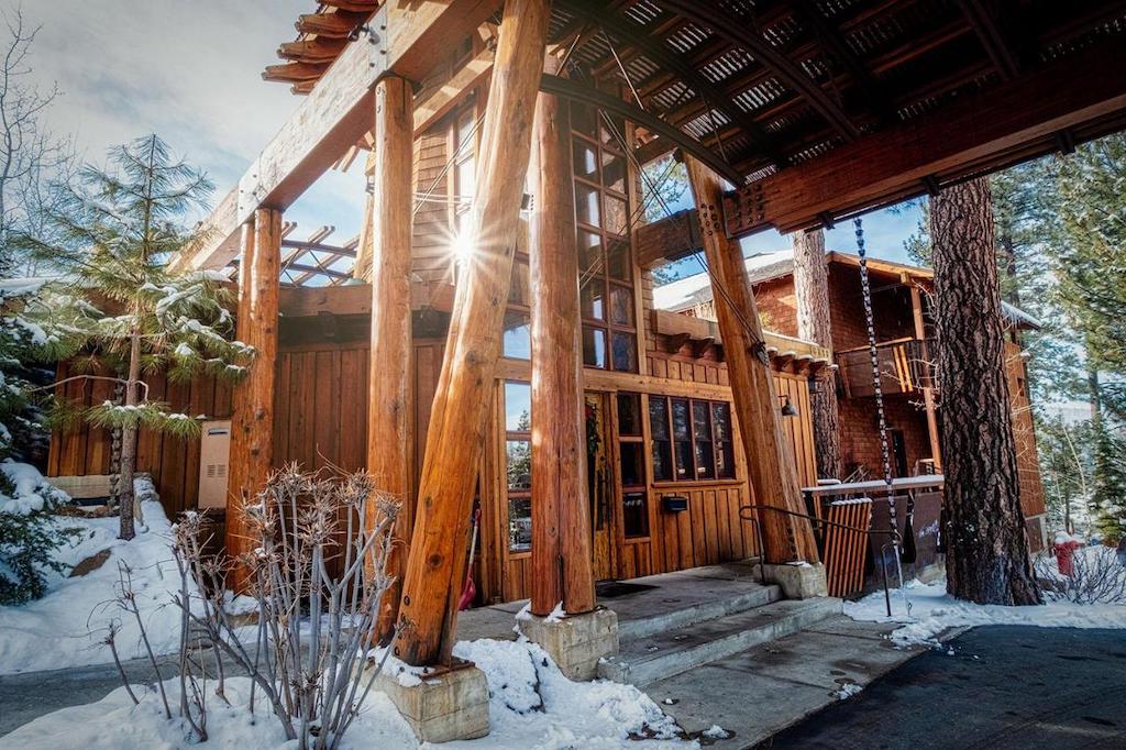 Cozy luxury hotel in Lake Tahoe