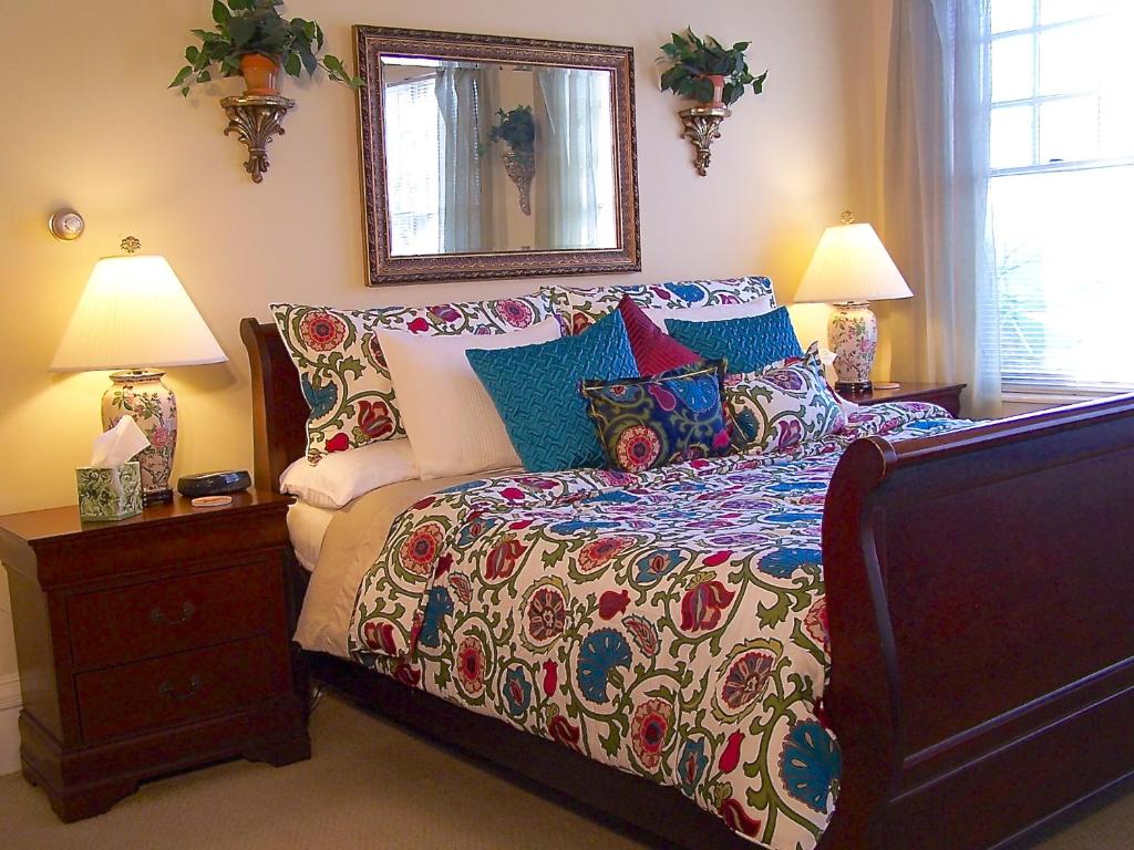 Lyndon House Bed & Breakfast - a beautifully designed historic B&B1