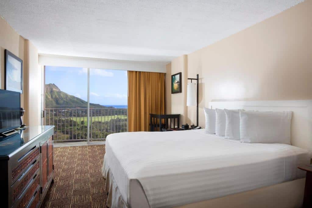 Aston Waikiki Beach Hotel - an exotic beachfront hotel1