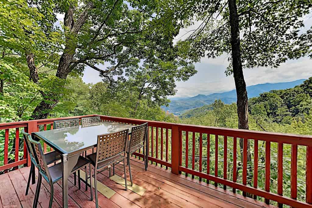 Bear Mountain Retreat - a quirky-chic holiday home perfect for a romantic escape