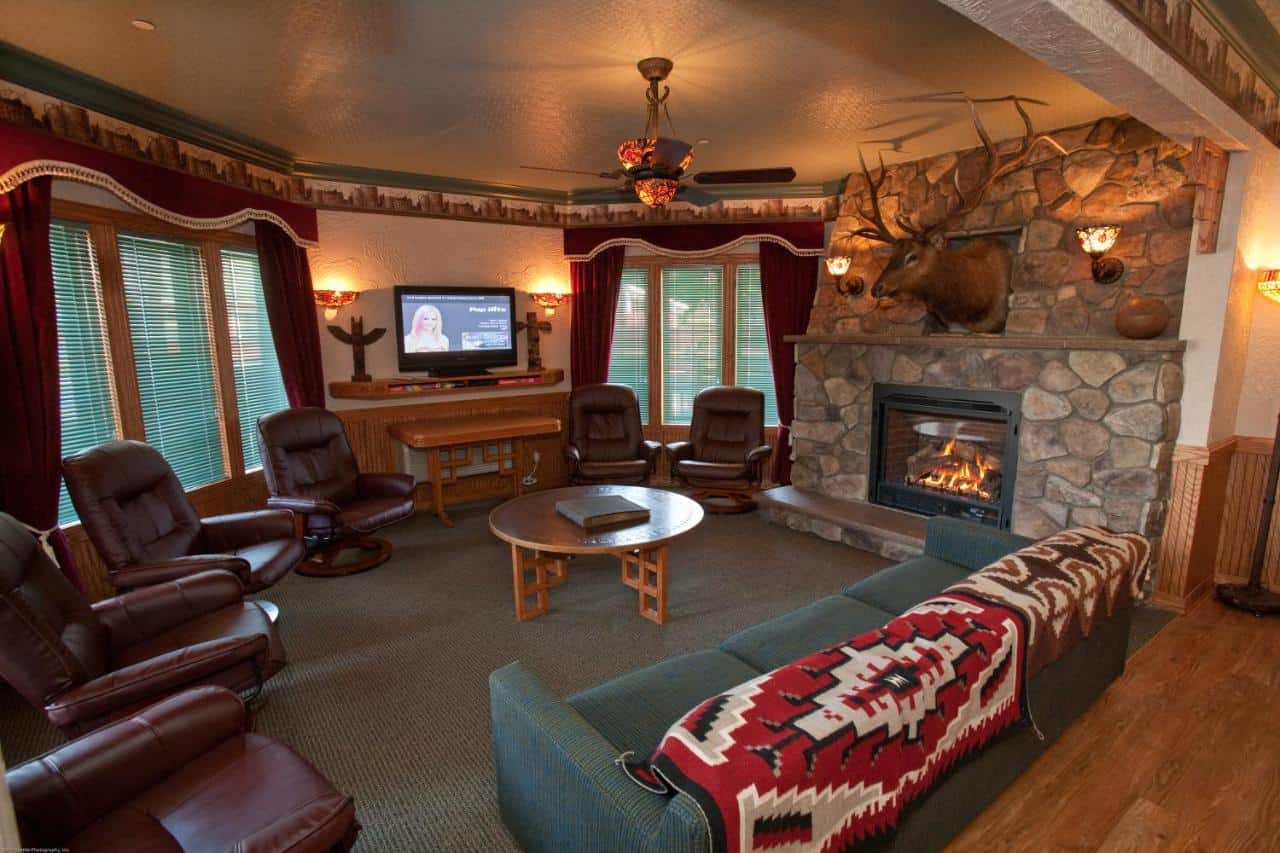 Beaver Valley Lodge - a historic and cozy lodge2