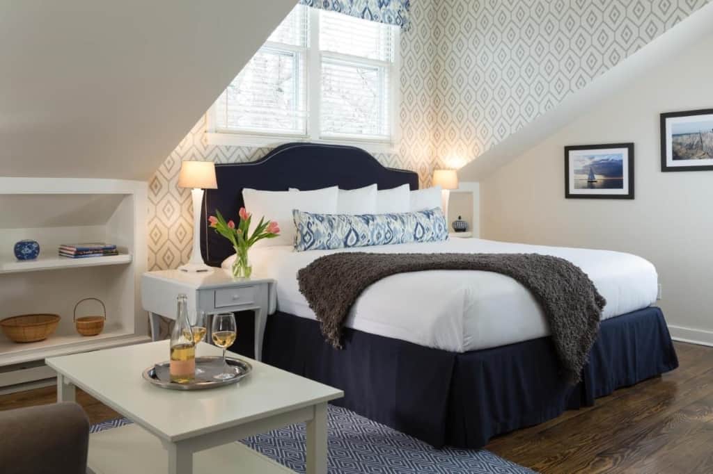 Brass Lantern Inn - a quiet, sleek and beautiful accommodation ideal for a couples romantic getaway