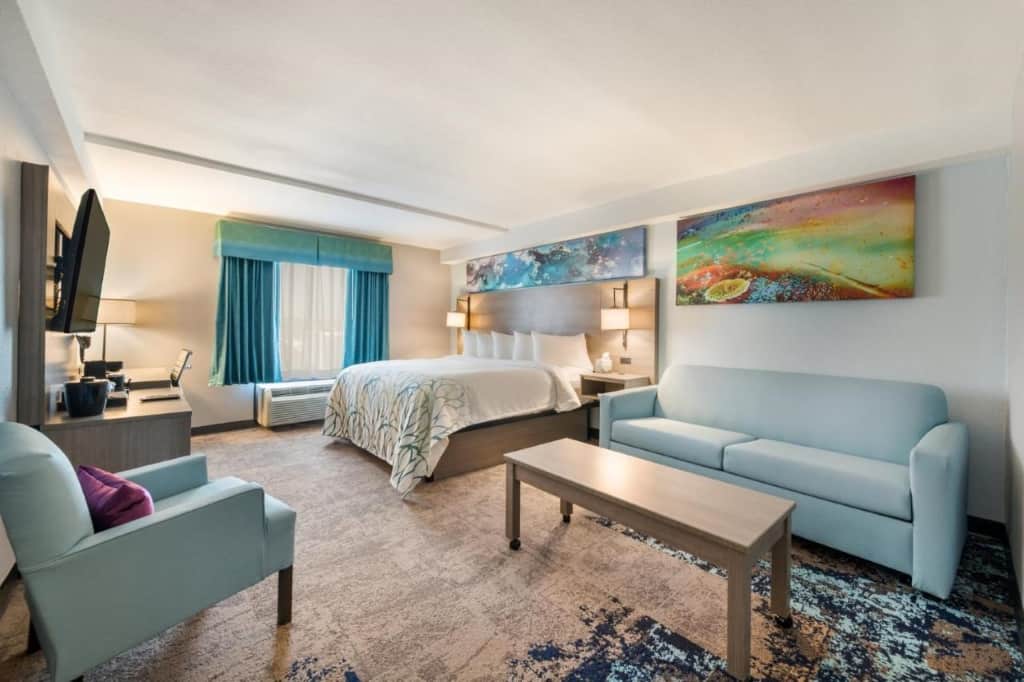 Costa Azul Suites Virginia Beach by Red Collection - a contemporary and hip accommodation well equipped for an enjoyable stay