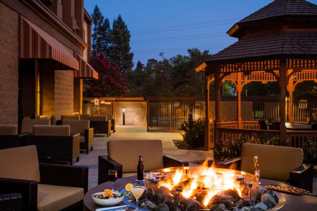 Courtyard by Marriott Santa Rosa - a newly renovated, stylish hotel located in the heart of Santa Rosa 1