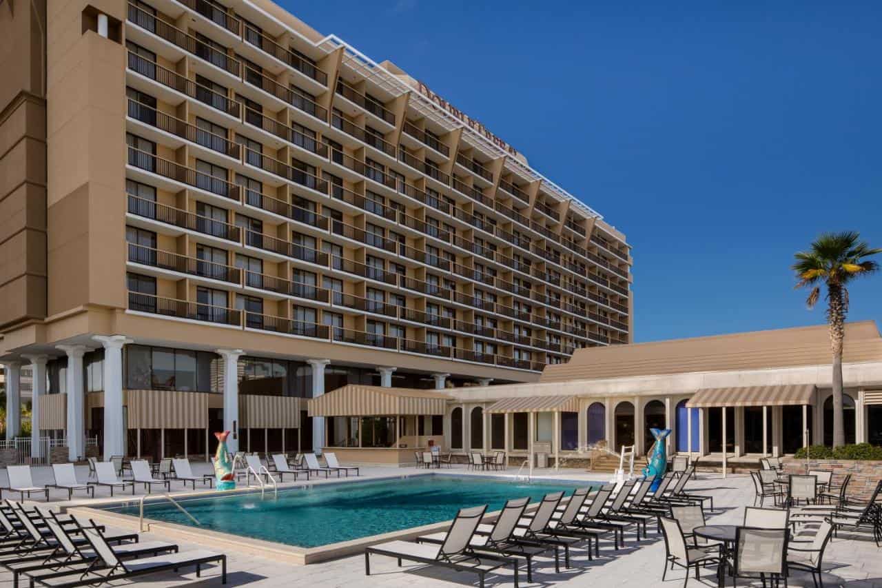 DoubleTree by Hilton Jacksonville Riverfront, FL - a contemporary hotel