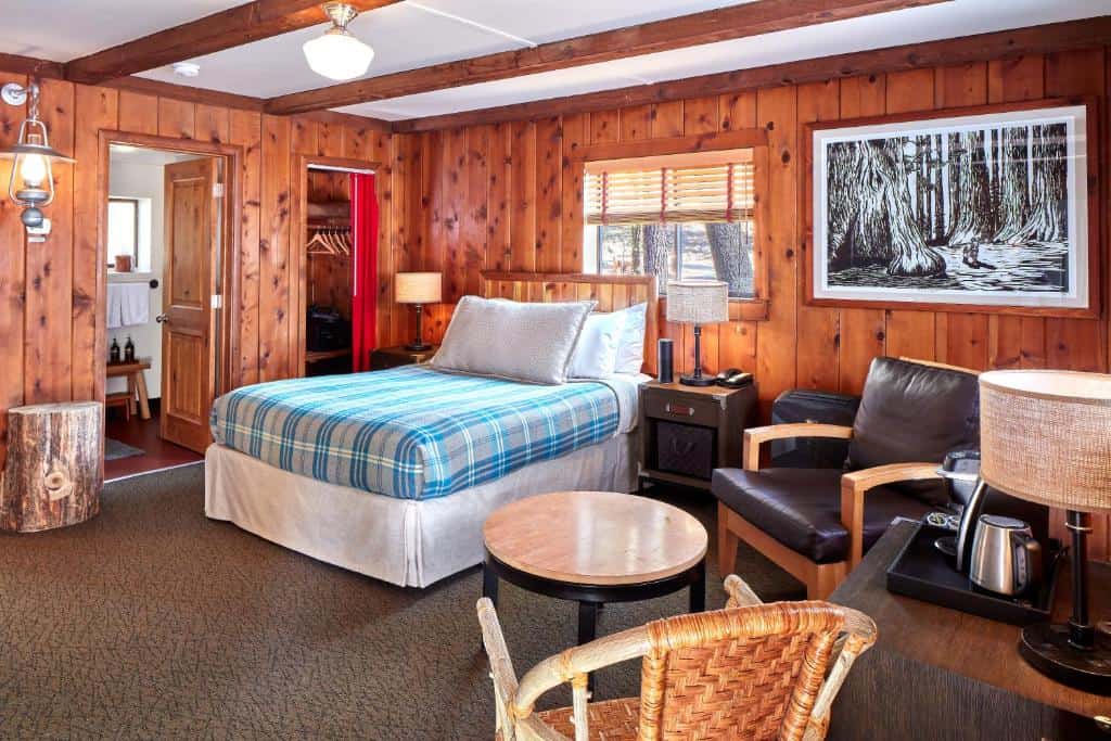 Evergreen Lodge at Yosemite - a sophisticated and homey lodge1