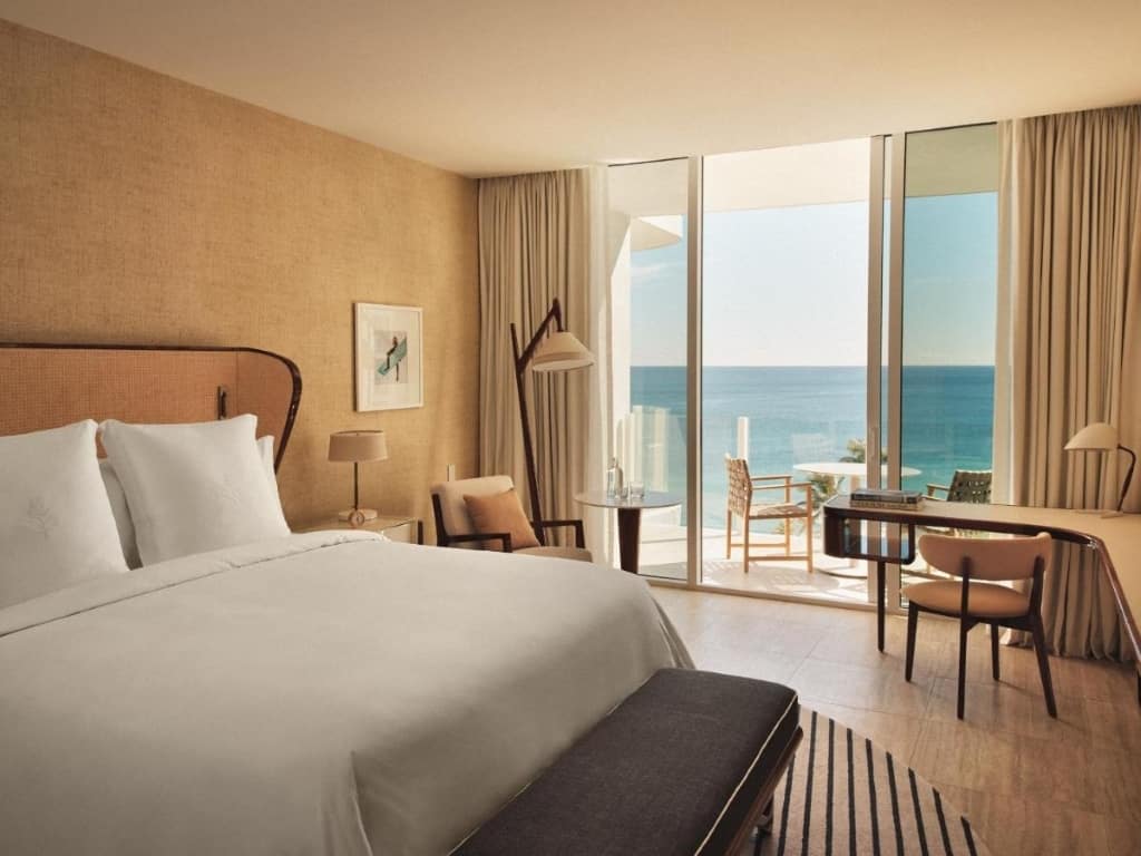 Four Seasons Hotel and Residences Fort Lauderdale – For Yacht Club Lifestyle Aficionados - a trendy, upscale and stylish hotel