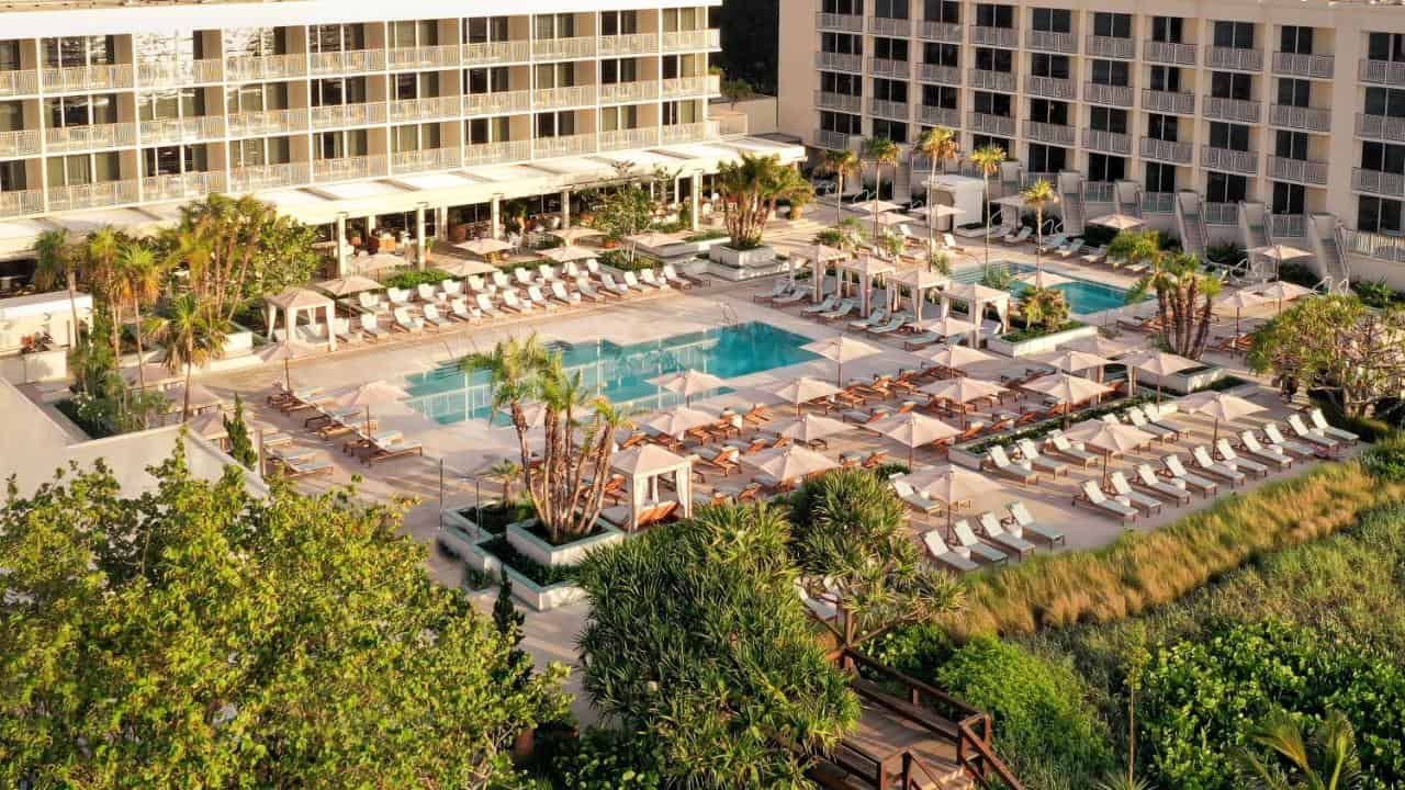Four Seasons Resort Palm Beach - an upscale 5-star hotel