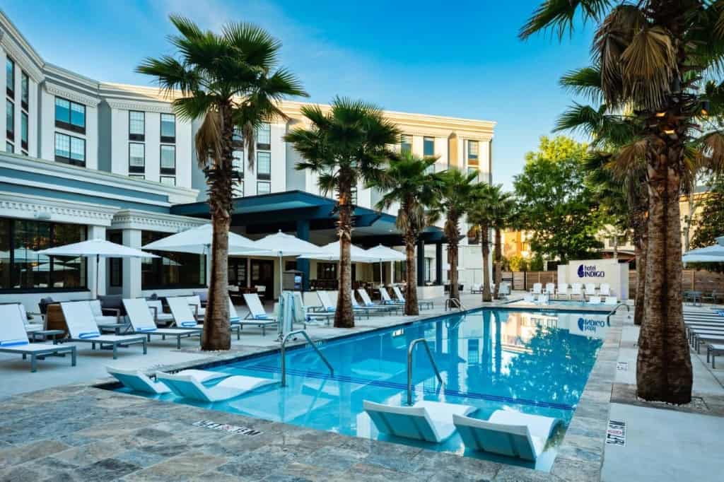 Hotel Indigo Charleston - Mount Pleasant, an IHG Hotel - a spacious, bright and chic hotel where pets are welcome