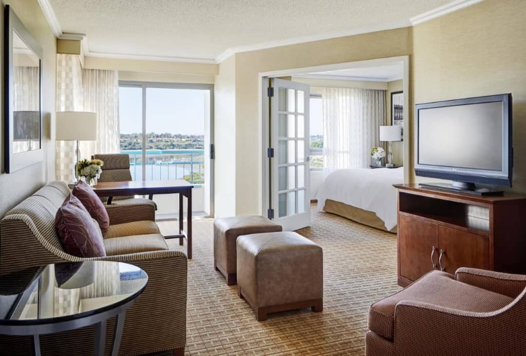 View of Bedroom of Newport Beach Marriott Bayview 