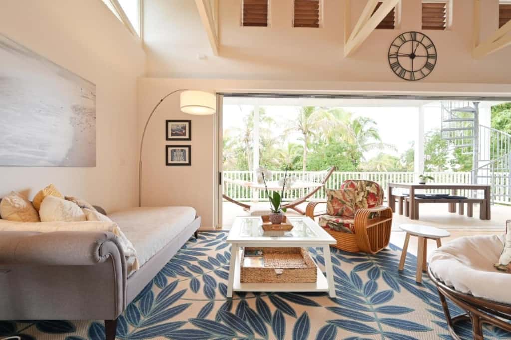 A living room from inside in Kehena Beach Treehouse Villa w/ Star Deck hotel in Big Island