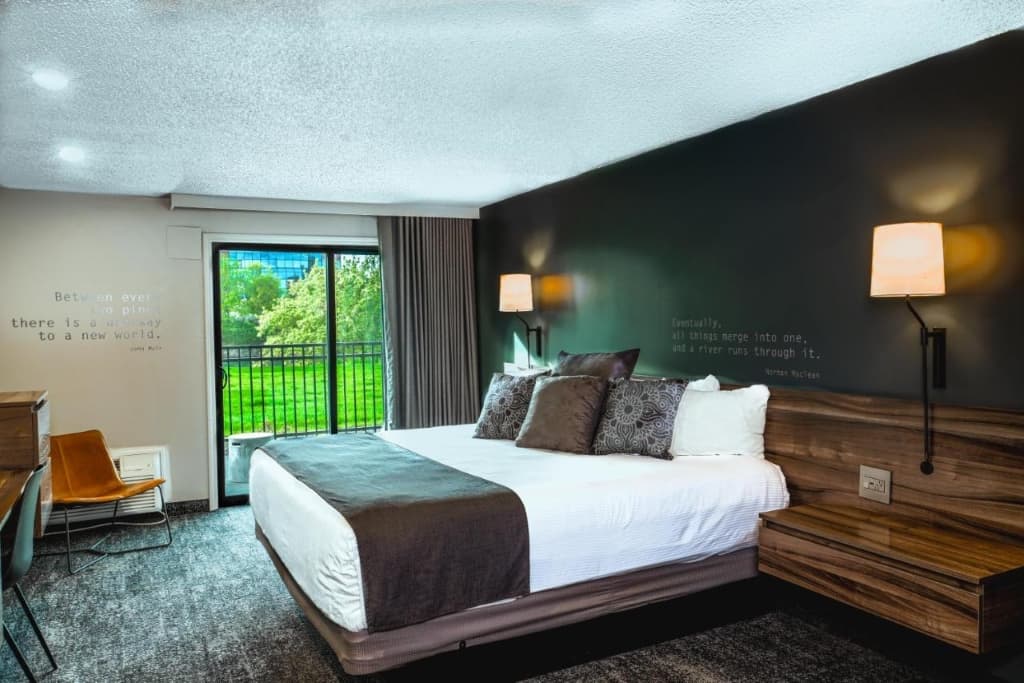 Ruby River Hotel, Spokane - a quiet, relaxing and sleek hotel surrounded by eight acres on the Spokane river