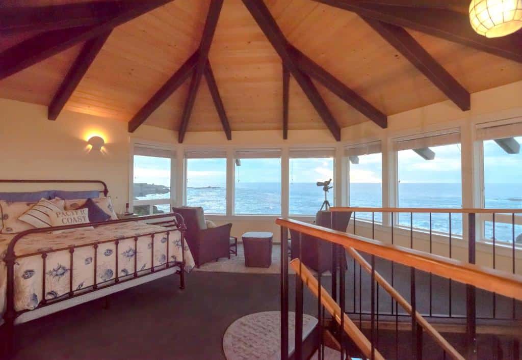 Large holiday rental Cliff House at Otter Point, Mendocino
