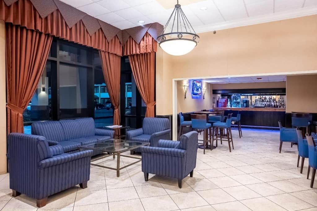 Emerald Beach Hotel Corpus Christi - the only oceanfront hotel overlooking the bay where guests can enjoy a modern, relaxed and pet-friendly stay