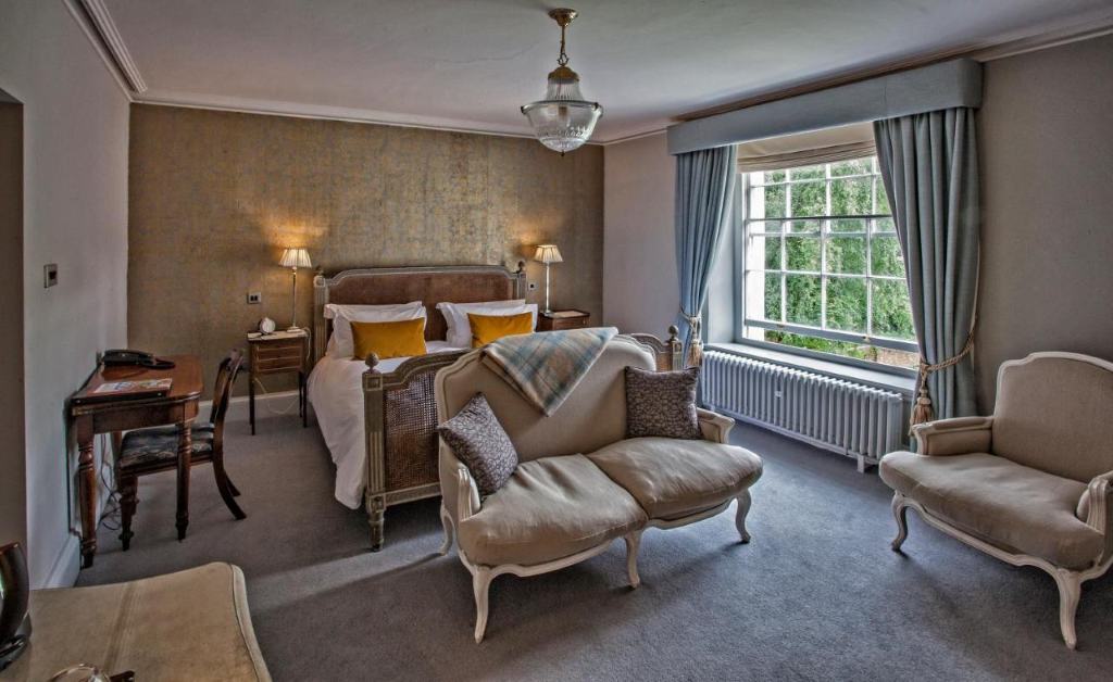 Grays Court Hotel - an elegant and beautiful boutique hotel offering guests a fine dining experience 