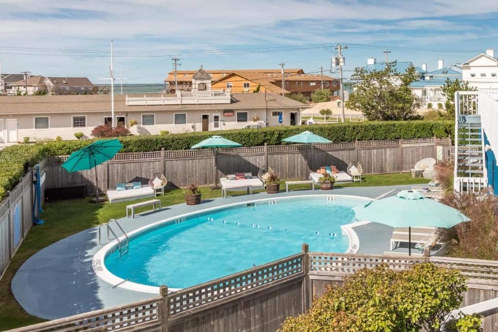 Haven Montauk - a contemporary, chic and dog-friendly accommodation featuring an outdoor pool, fire pit and BBQ area