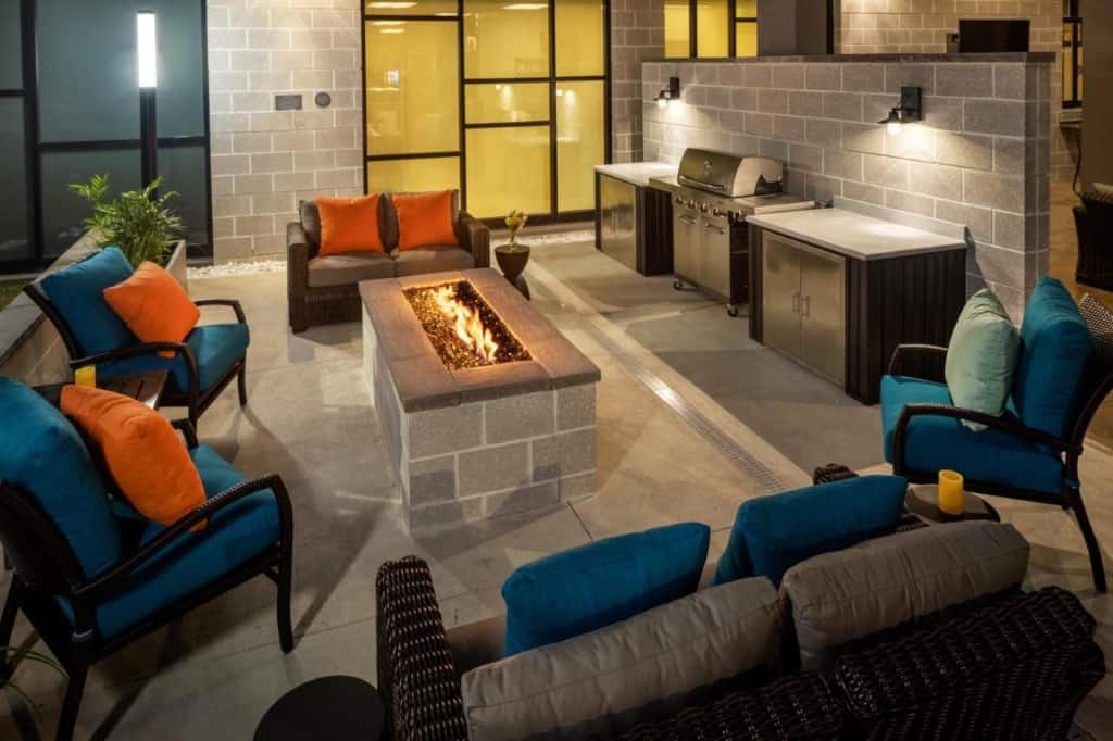 Hyatt House Tallahassee Capitol University - a modern and pet-friendly hotel ideal for those looking to explore the city and enjoy a peaceful retreat