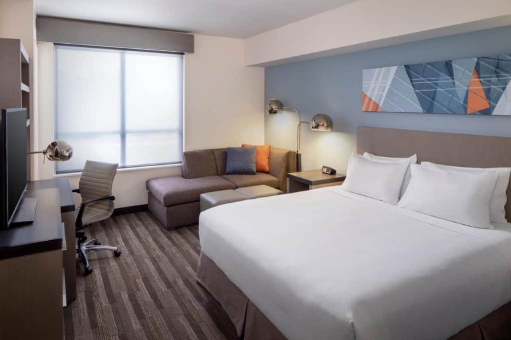 Hyatt House Tallahassee Capitol University - a modern and pet-friendly hotel ideal for those looking to explore the city and enjoy a peaceful retreat