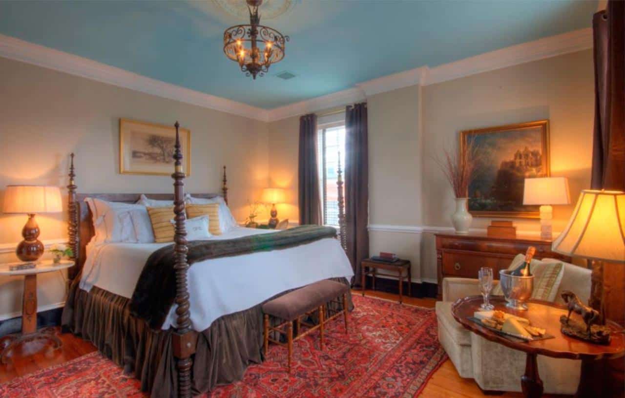 Inn at Court Square - a romantic boutique hotel