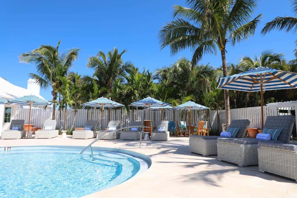 Instagrammable beachfront hotel - Isla Bella Beach Resort and Spa