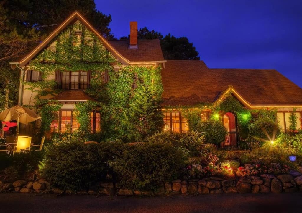 Ivy Manor Inn Village Center - a beautiful, unique and historic-chic accommodation filled with character and an English Tudor style décor