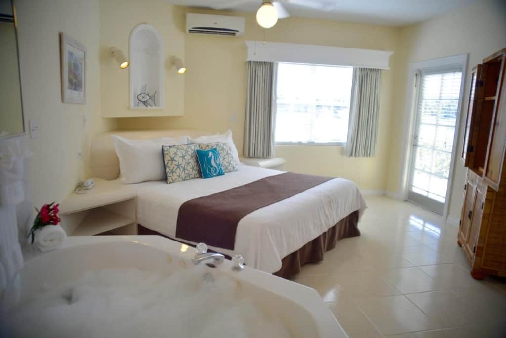 Sandyport Beach Resort - a vibrant, quiet boutique accommodation featuring a private lagoon beach and direct access to Cable Beach