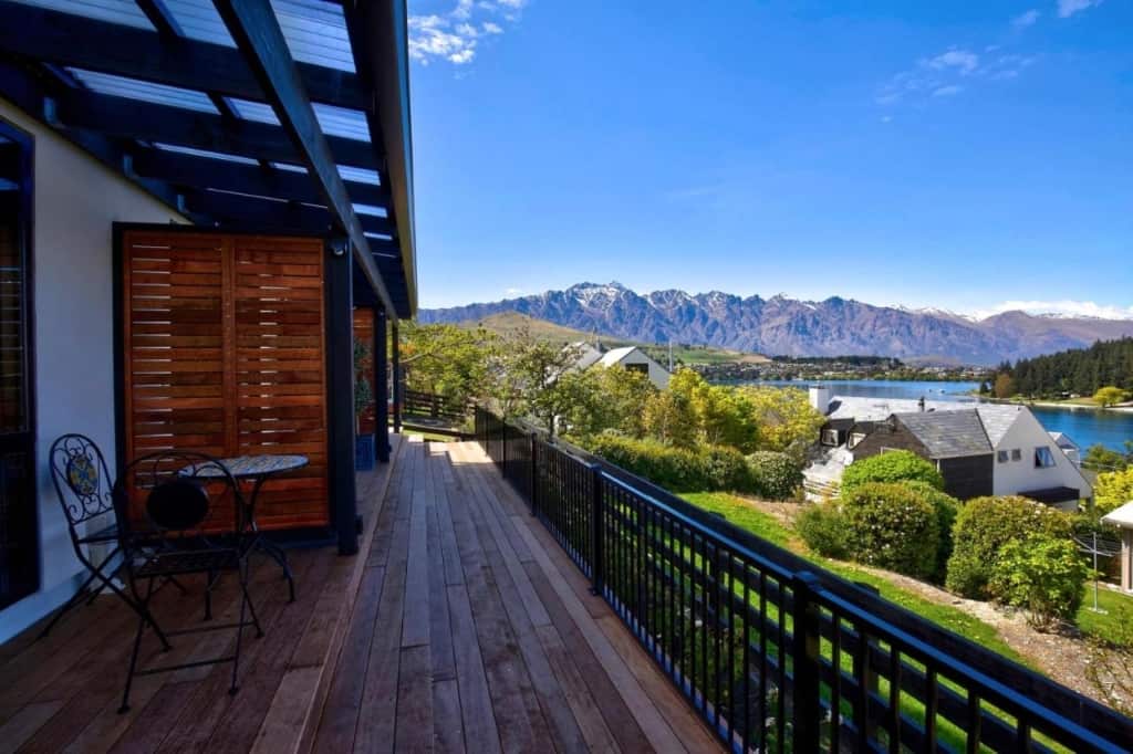 Stay of Queenstown - a tranquil, modern and bright boutique accommodation within walking distance of the town center and beaches of Lake Wakatipu
