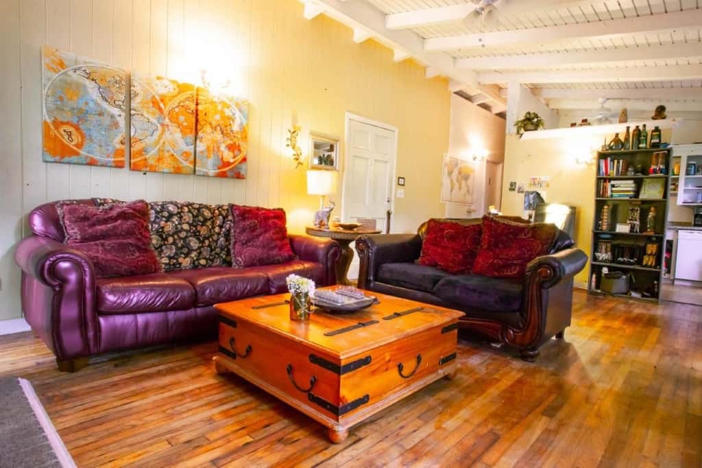 Tallahassee Sun & Moon - a cozy, quaint and kitsch accommodation well equipped for a comfortable stay