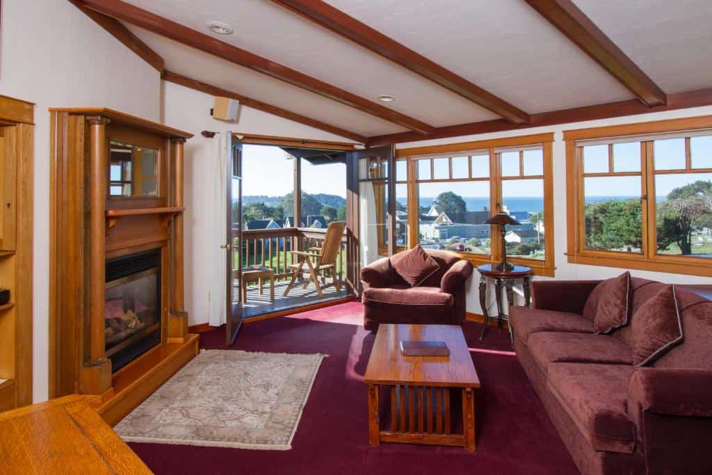 Charming Inn - Mendocino View West