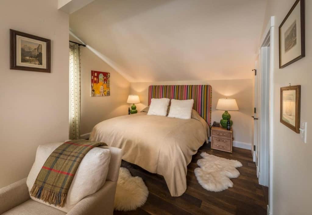 Dunton Town House - a stylish, rustic-chic and elegant accommodation steps away from the gondola and main street