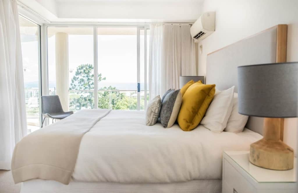 Noosa Crest Resort - a unique, upscale and trendy accommodation overlooking Laguna Bay and the Noosa River