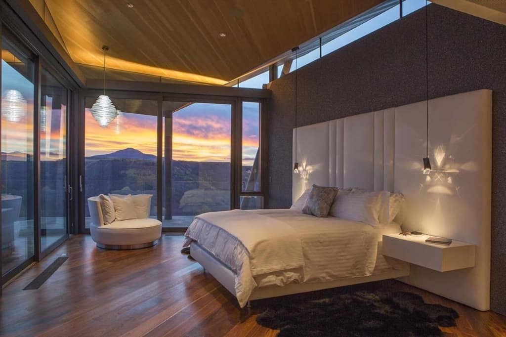 SUNSET RIDGE by Exceptional Stays - a unique, lavish and trendy accommodation where guests can enjoy a true mountain getaway 