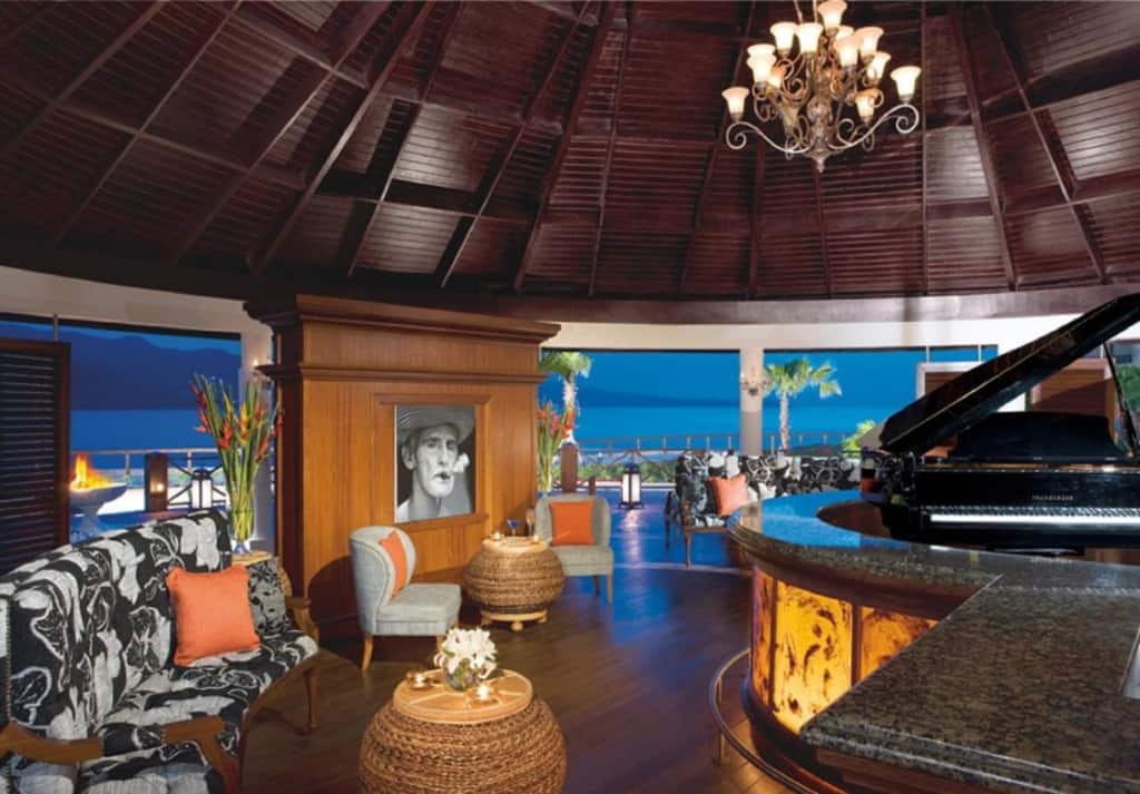 Secrets Wild Orchid - a vibrant, chic and lavish hotel ideal for a couple's romantic getaway