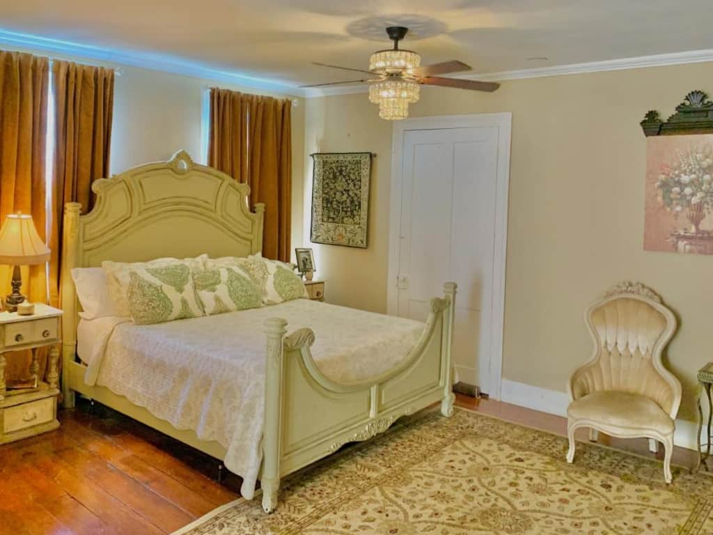 The Beaumont House Natchez - a quirky, vibrant and lavish accommodation perfectly located for a memorable vacation