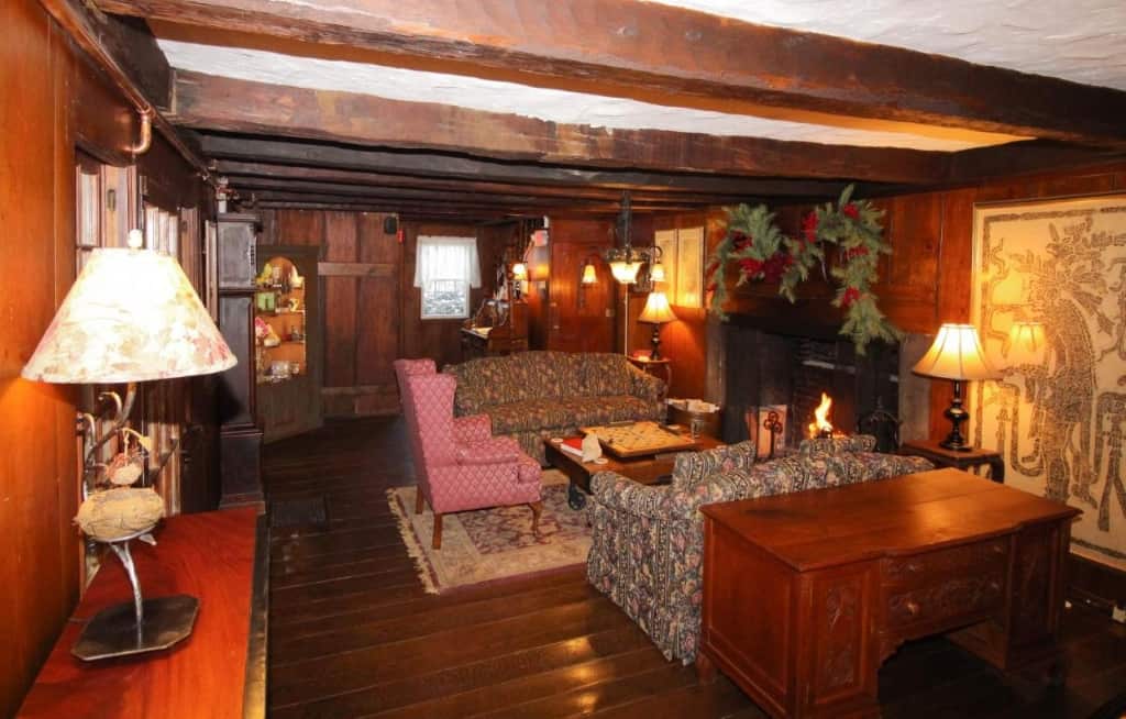 The Nutmeg Inn - a historic, charming and quaint accommodation surrounded by 7 acres of beautiful gardens 