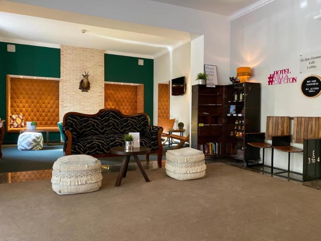 Hotel Villa Carlton - Adults Only - an urban, traditional and quirky accommodation where guests can conveniently book theatre, concert and sightseeing tickets from the reception