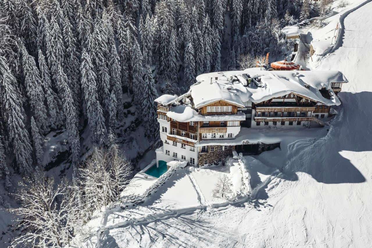 Mooser Hotel - a high-end winter-only hotel
