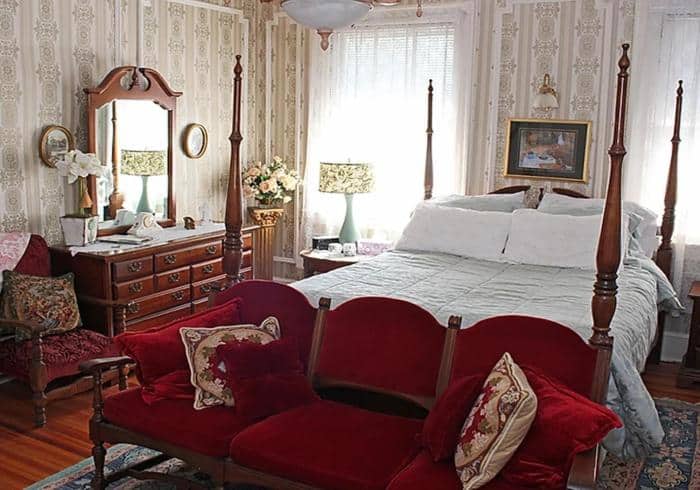 Port City Guest House - a colonial-style bed and breakfast1