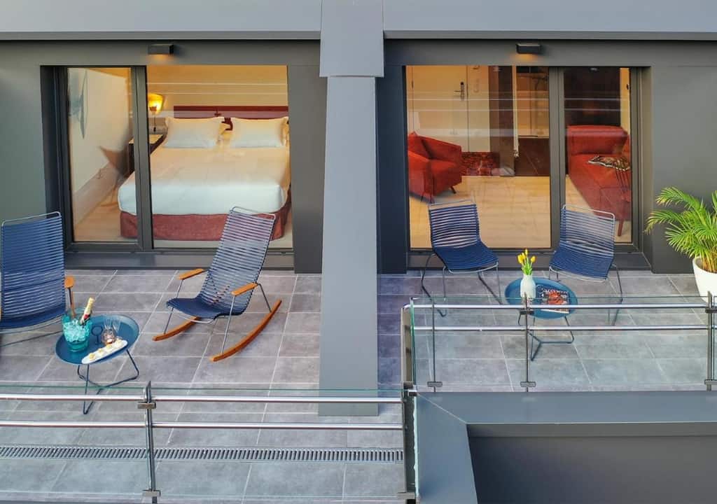 Axel Hotel San Sebastián - Central - a hip, vibrant and stylish accommodation featuring a spa and wellness center