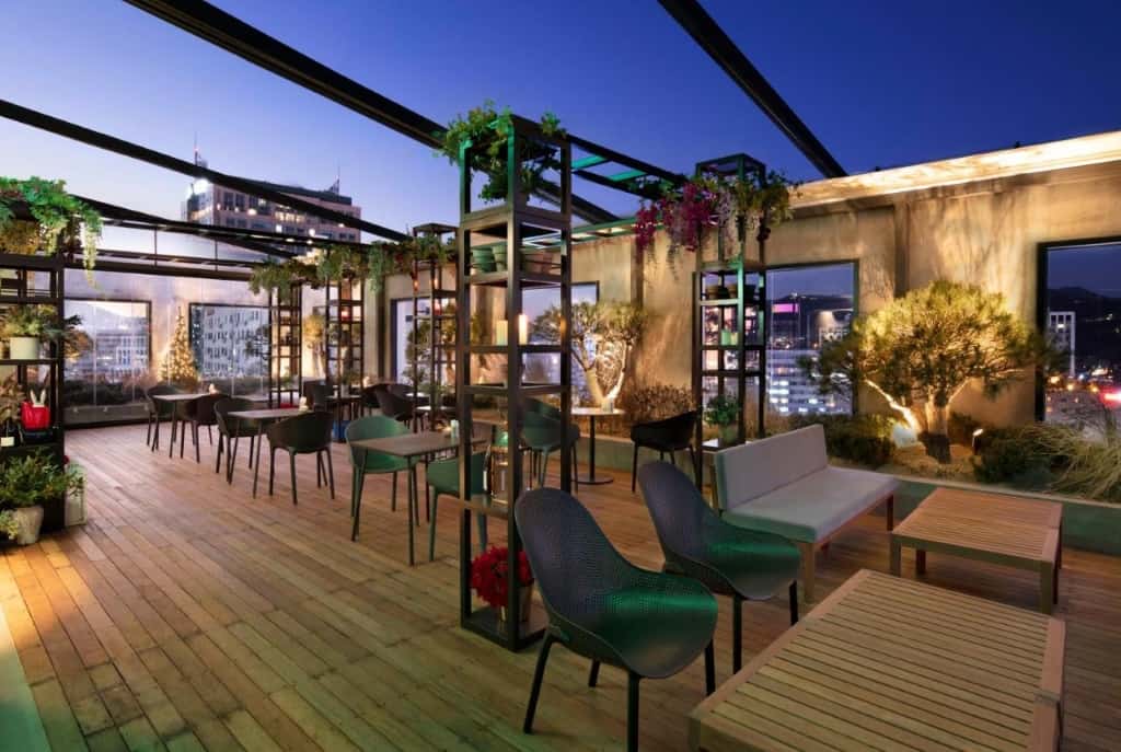 Moxy Seoul Insadong - a fun, stylish and cool accommodation featuring a rooftop bar with a vibrant atmosphere